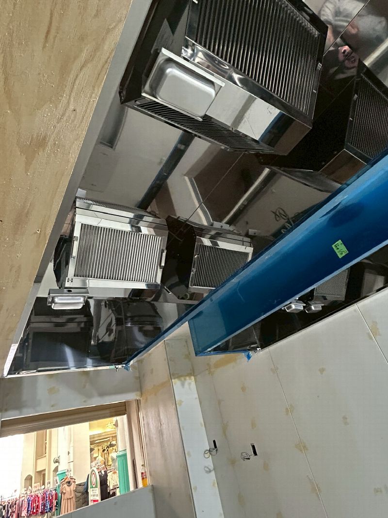 中洲川端・商店街での厨房排煙ダクト＆断熱工事が完了しました！（写真7）