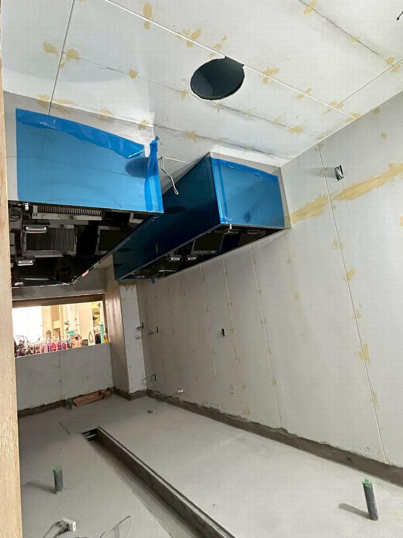 中洲川端・商店街での厨房排煙ダクト&断熱工事が完了しました!(写真6)