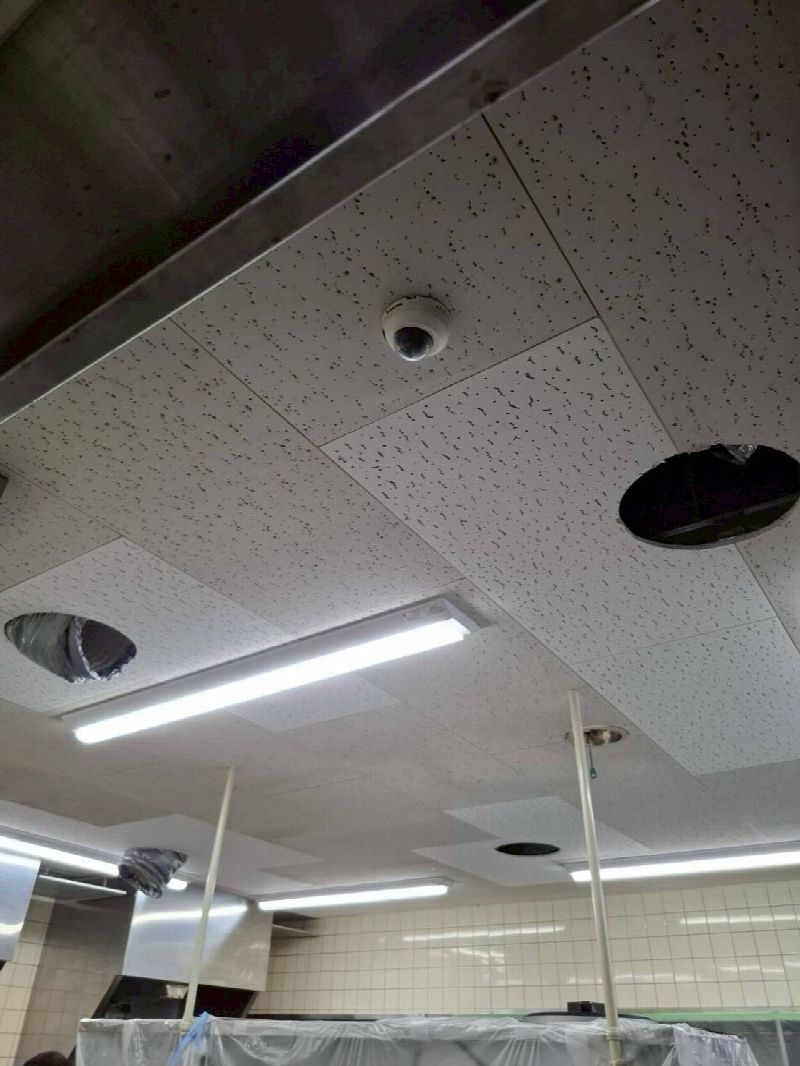 お弁当チェーン様ファン定期交換(写真4)