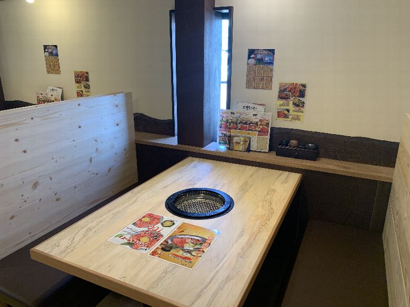 新規オープン焼肉店 無煙ロースター12台設置・ダクト工事一式（写真5）