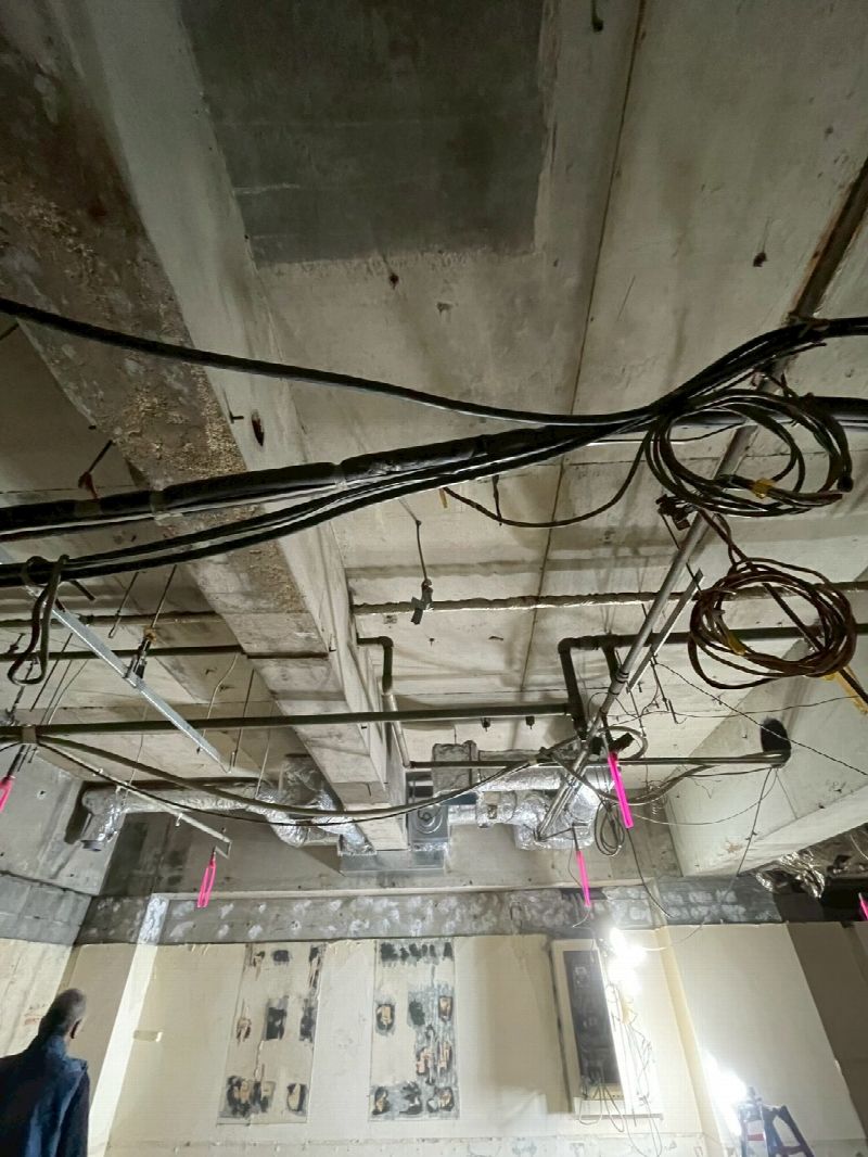 キッチンに大型アイランドフード設置（写真3）