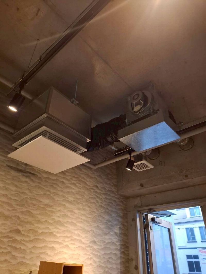 平尾の人気店に消煙機を設置しました！（写真7）