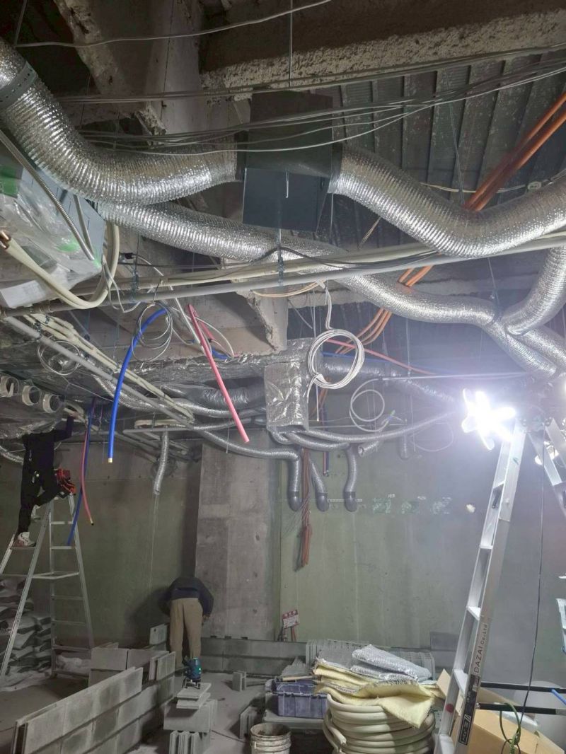 焼肉店並みの油煙をしっかり排気!人気牛カツ店の給排気工事(写真6)