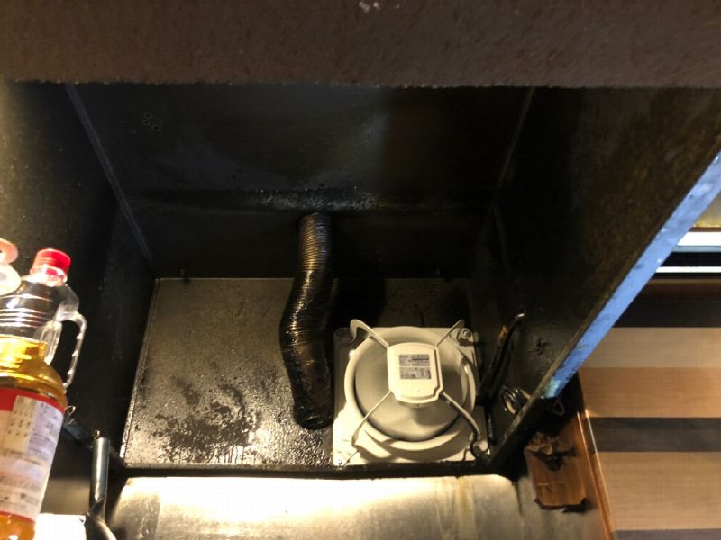 福岡市早良区西新の焼き鳥店-ダクト工事（写真3）